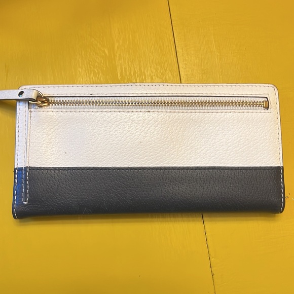Kate Spade Bifold Wallet - Picture 3 of 7
